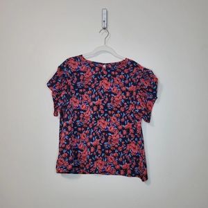 #25 💙 Shein size XL Valentines floral print red tee shirt